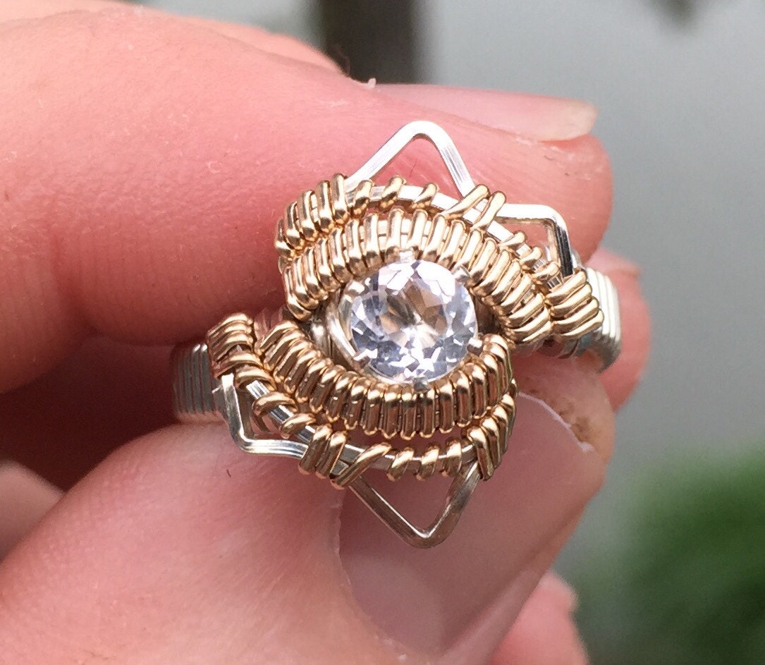 Energy Petite White Topaz Ring Argentium Silber Und 14 Karat Gelbgold Draht Gewickelt Schmuck von RyanEure