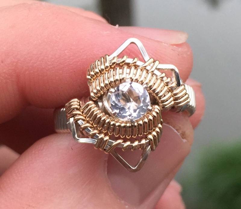 Energy Petite White Topaz Ring Argentium Silber Und 14 Karat Gelbgold Draht Gewickelt Schmuck von RyanEure