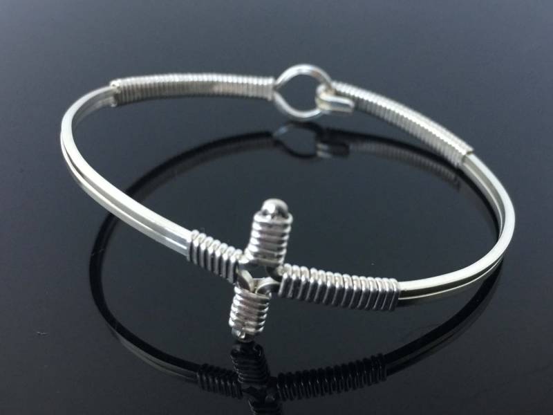 Kreuz Armreif Design Handgewebter Draht Gewickelter Schmuck Von Ryan Eure von RyanEure