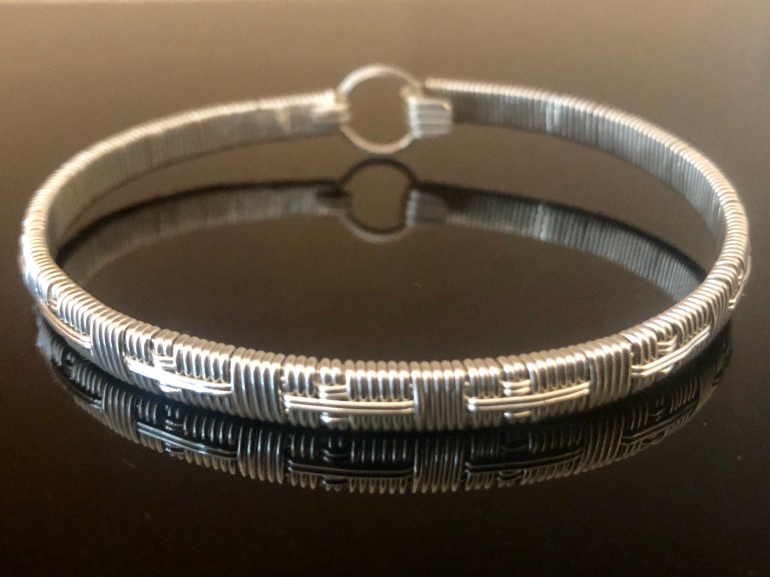 Kreuze Armreif Gold Silber Kreuz Muster Unisex Argentium Und 14 Karat Gelb Filled Draht Gewickelt Schmuck Kreuze Armreif Gold Silber Kreuz Muster Unisex Argentium Und 14 Karat Gelb Filled Draht Gewickelt Schmuck von RyanEure