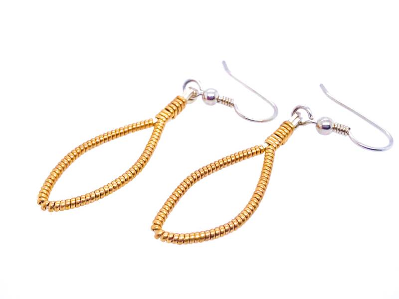 Lotus Blütenblatt Tropfen Und Ohrringe von RyanEure