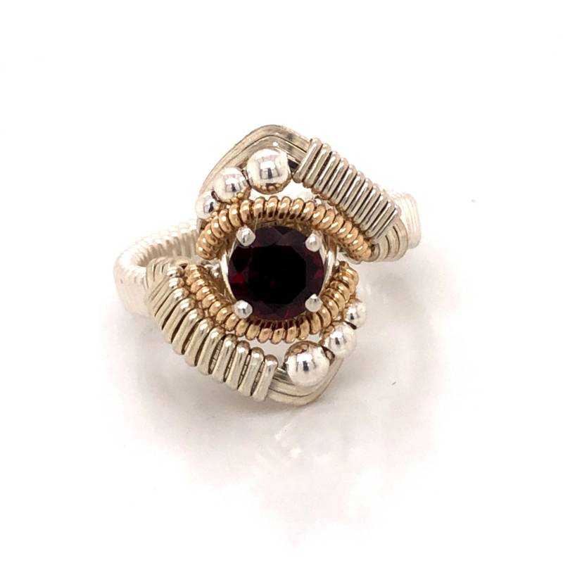 Orion Design Wire Wrapped Almandine Granat Ring von RyanEure