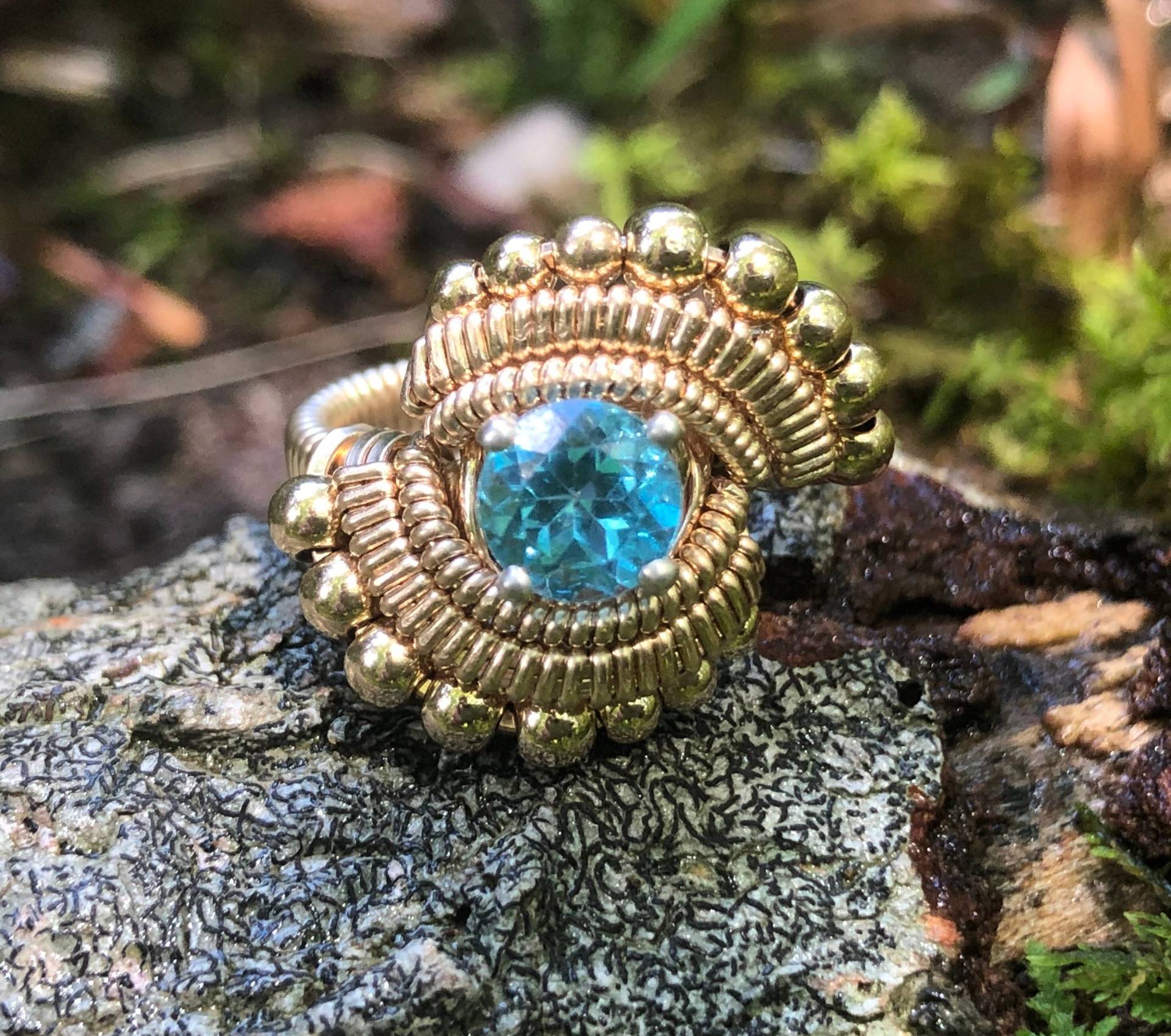Perlen Design Golddraht Gewickelt Thai Swiss Blue Topaz Ring Argentium Silber 14 Karat Gold Filled Wire Wrapped Jewelry Perlen Design Golddraht Gewickelt Thai Swiss Blue Topaz Ring Argentium Silber 14 Karat Gold Filled Wire Wrapped Jewelry von RyanEure