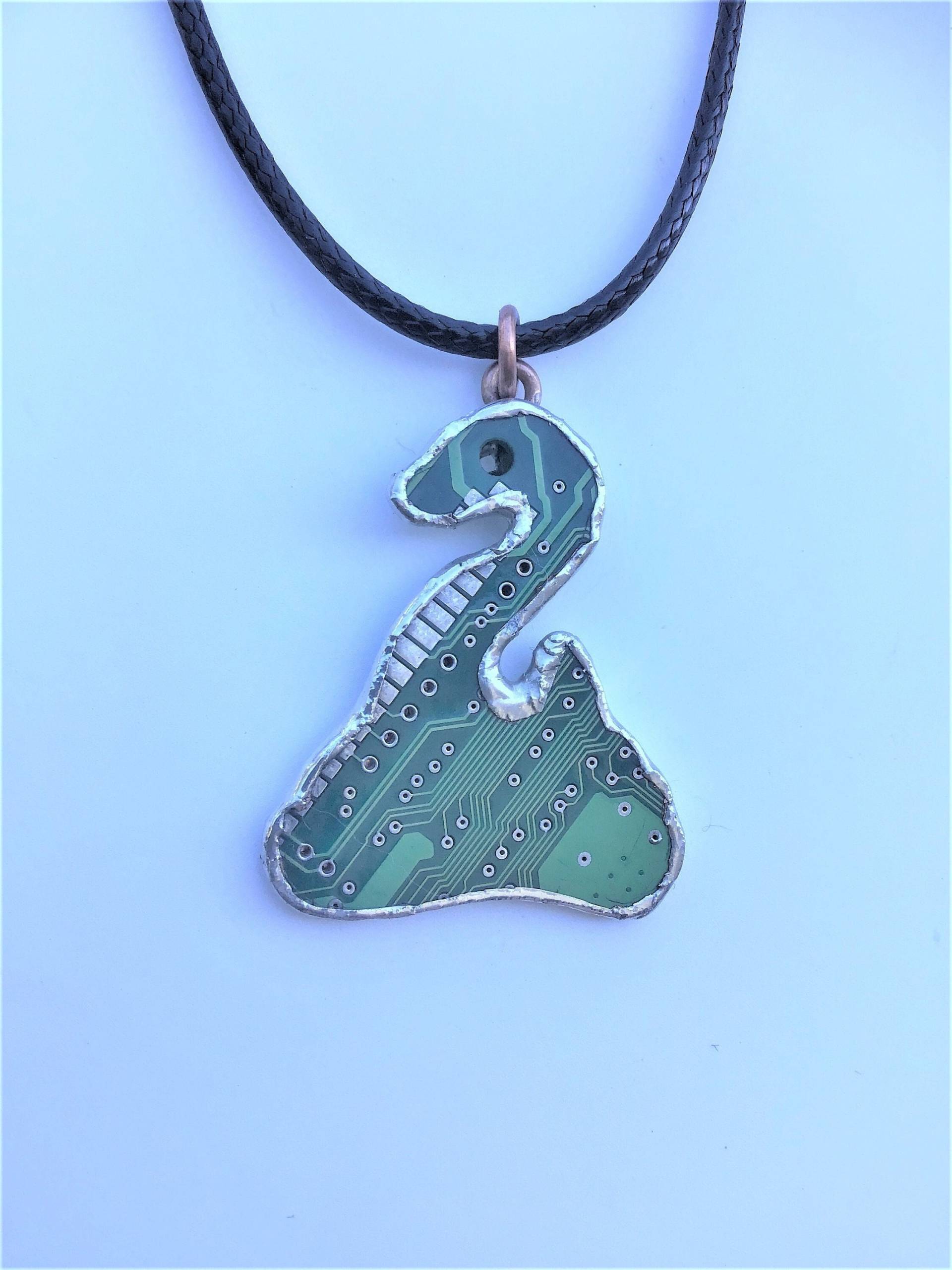 Techie Coder Python Platine Halskette - Verschiedene Styles von RyanGilesHandmade