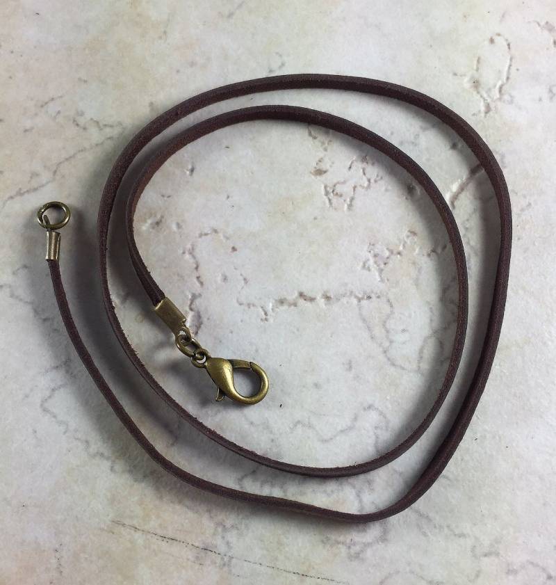 20 "Oder 18 16" Braun Hirschleder Halskette Mit Bronze-Verschluss 20 "Oder 18 16" Braun Hirschleder Halskette Mit Bronze-Verschluss von RyanJesseeglass