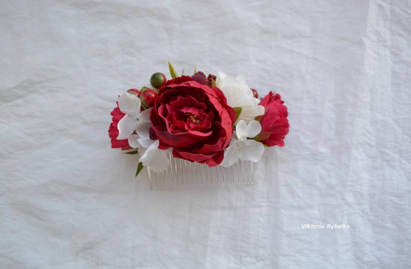 Burgund Weiße Blume Kamm Pfingstrose Blumenkamm Hochzeit Weiß Rot Haarteil Mädchen Haarnadel Burgund Weiße Blume Kamm Pfingstrose Blumenkamm Hochzeit Weiß Rot Haarteil Mädchen Haarnadel von RybalkoShop