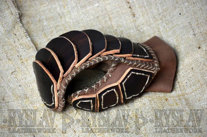 Wikinger-Handschuh Aus Leder Für Vollkontakt-Kampf, Gestärktes Echtes Leder, Überdachter Handschuh Wikinger-Handschuh Aus Leder Für Vollkontakt-Kampf, Gestärktes Echtes Leder, Überdachter Handschuh von RyslavLeatherwork
