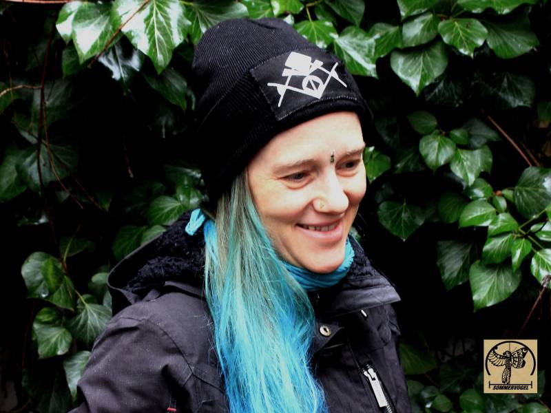 Nachhaltiger Style Mit Maeve - Upcycling-Beanie Einzigartigem Print von S0MMERVOGELELI