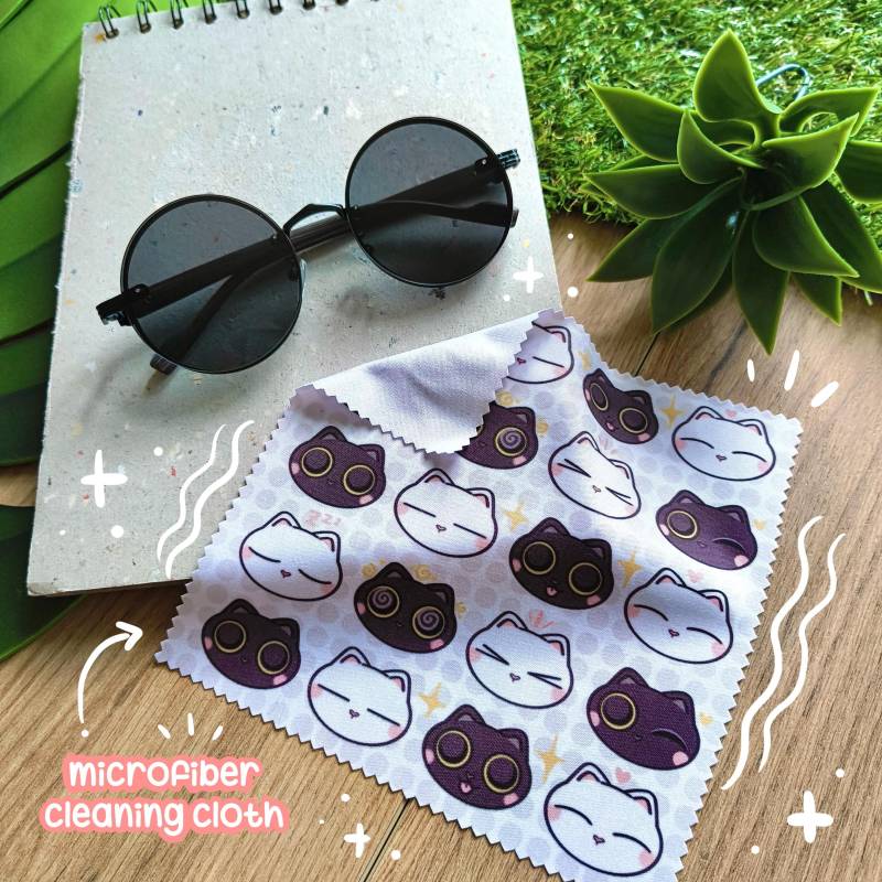 Catsby & Tetsu Mikrofasertuch | Süßes Katzenmuster Putztuch Süsses Katzen Accessoire Brillenreinigung Taschenaccessoire Catsby & Tetsu Mikrofasertuch | Süßes Katzenmuster Putztuch Süsses Katzen Accessoire Brillenreinigung Taschenaccessoire von S1MoonKa
