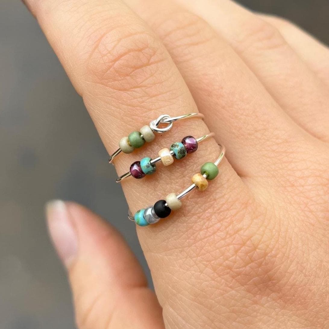 Anti-Angst-Ring Aus 925 Silber - Handgefertigt Mit Knoten & Glasperlen Beruhigungsring Geschenk Für Sie von SAAVAde