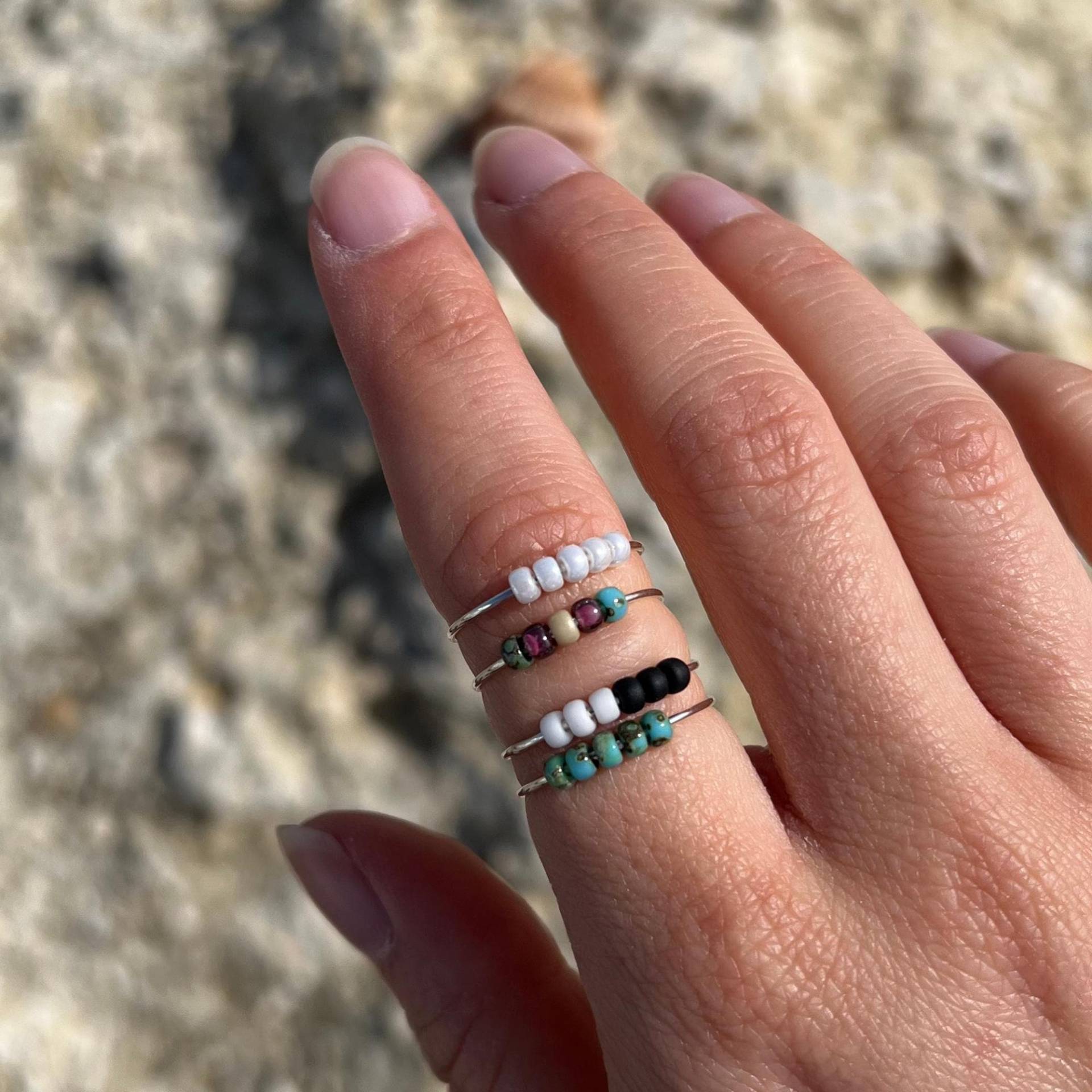 Anti-Angst-Ring Aus 925 Silber | Zarter Silberring - Beruhigungsring Mit Glasperlen Handgefertigter Fidget-Ring Geschenk Für Sie von SAAVAde