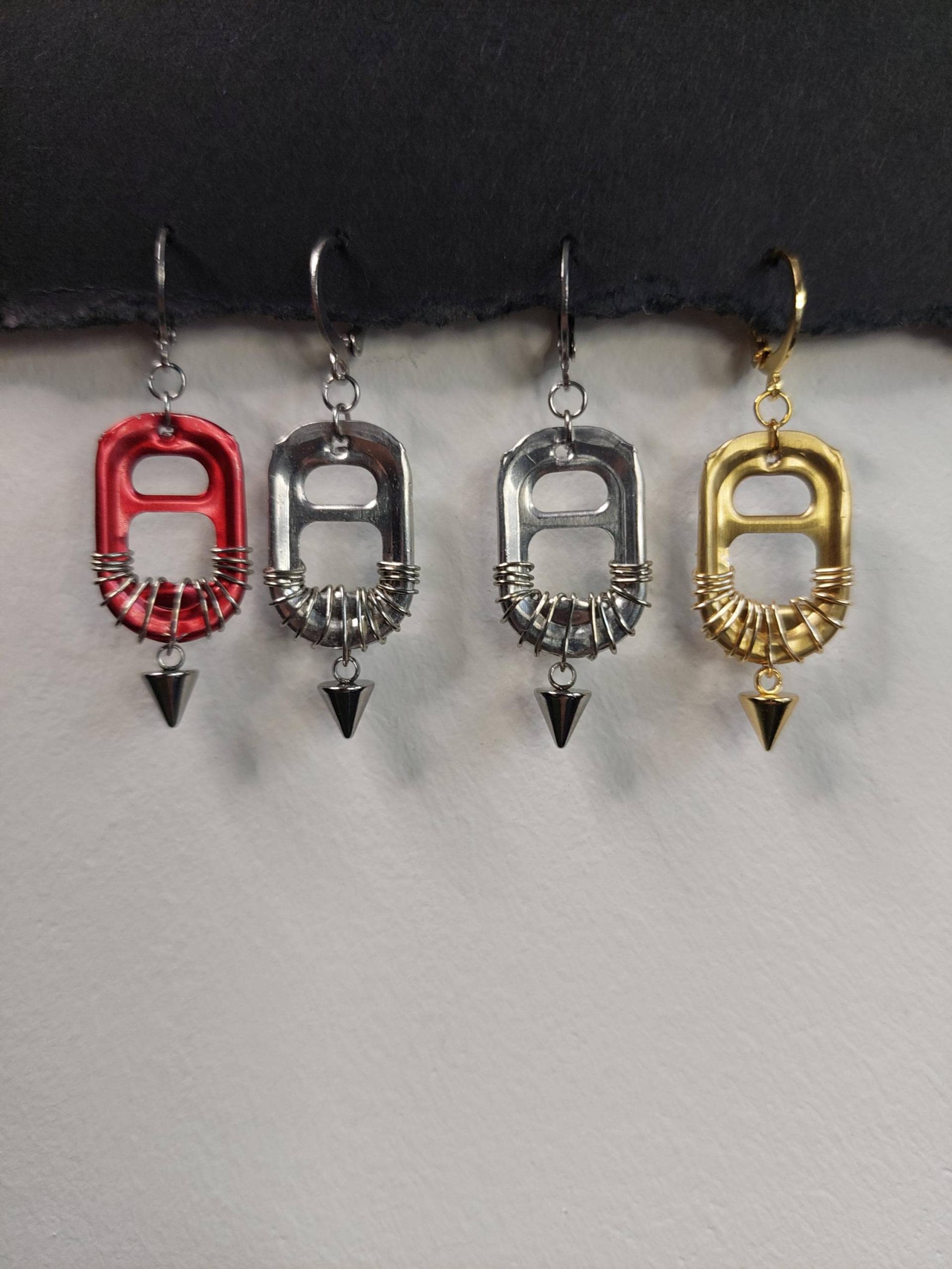 Nubsis Spike Ohrring Mit Edelstahlniete Einzelner Ohrring - Upcycled Statement Dangle Earrings, Industrial E-Girl Y2K Schmuck [Sabotasche] von SABOTASCHE