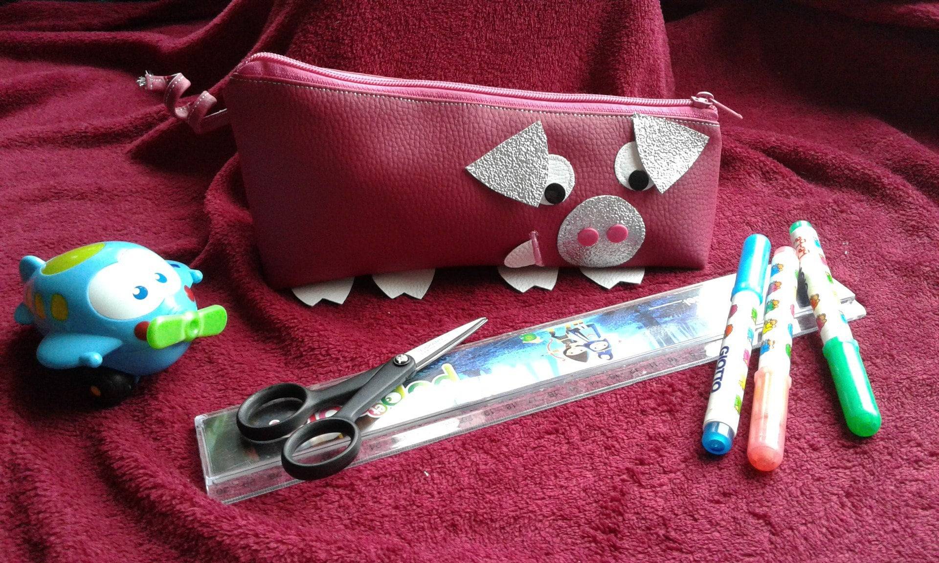 Schmutzige Kleine Make-Up Kunstleder Kit von SACAPTILOUP