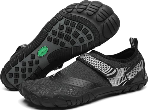 SAGUARO Badeschuhe Herren Wasserschuhe Damen Barfuss Schuhe Sport Schwimmschuhe Barfußschuhe Gegen Seeigel Aquaschuhe rutschfest Strandschuhe Leicht Neoprenschuhe Barfussschuhe Rauchig Schwarz, Gr.39 von SAGUARO