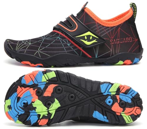 SAGUARO Badeschuhe Kinder Wasserschuhe Schwimmschuhe Jungen Mädchen Aquaschuhe Strandschuhe rutschfest Neoprenschuhe Surfschuhe Atmungsaktiv Wassersportschuhe Tauchschuhe St.2 Schwarz, Gr.24 EU von SAGUARO