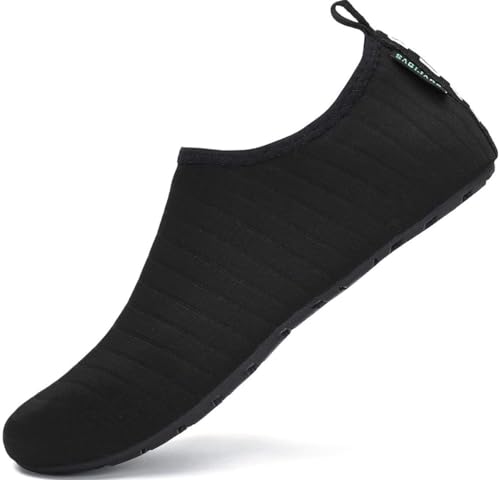 SAGUARO Badeschuhe Wasserschuhe Damen Herren Barfußschuhe Schwimmschuhe Schnell Trocknend Aquaschuhe Surfschuhe Wasserdicht Neopren Strandschuhe, Onyx Schwarz, 41 EU=Sohle Größe 40/41 von SAGUARO