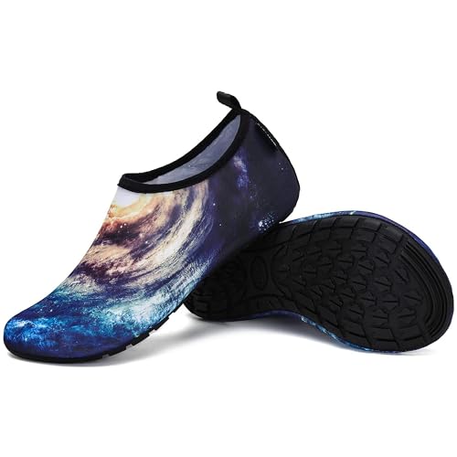 SAGUARO Herren Hausschuhe Damen Leichte Pantoffeln rutschfest Slippers Farbverlauf Galaxie Gr.38-39 von SAGUARO