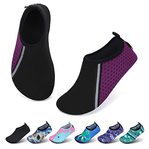 SAGUARO Mädchen Badeschuhe Kinder Aquaschuhe Jungen Schnell Trocknend Strandschuhe Atmungsaktiv Wasserschuhe Surf Yoga Neoprenschuhe,Violett Schwarz,Gr.22/23 EU von SAGUARO