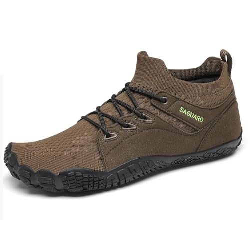 SAGUARO Unisex Barfußschuhe für Herren Damen Fitnessschuhe Atmungsaktiv rutschfest Traillaufschuhe Mid Top Zehenschuhe mit Breite Zehenbox Braun 42 EU von SAGUARO
