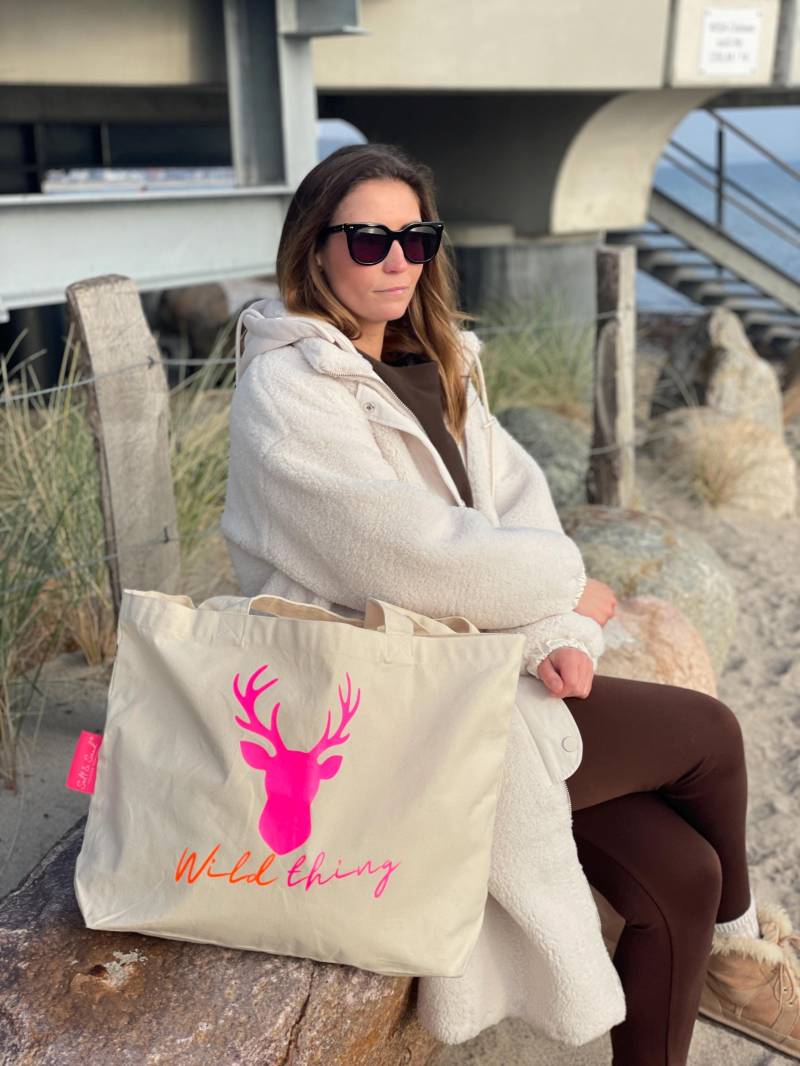 Canvas Tasche Wild Thing Mit Hirschmotiv - Geschenkidee Für Frauen, Shopper Aus Neon-Print Von Salt & Sand L Limited Edition von SALTANDSANDfashion