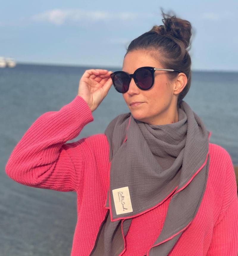 Musselintuch Damen Anthrazit Mit Neon Pink Musselin Schal Halstuch Dreieckstuch Xxl Tücher Tuch Aus Baumwolle von SALTANDSANDfashion