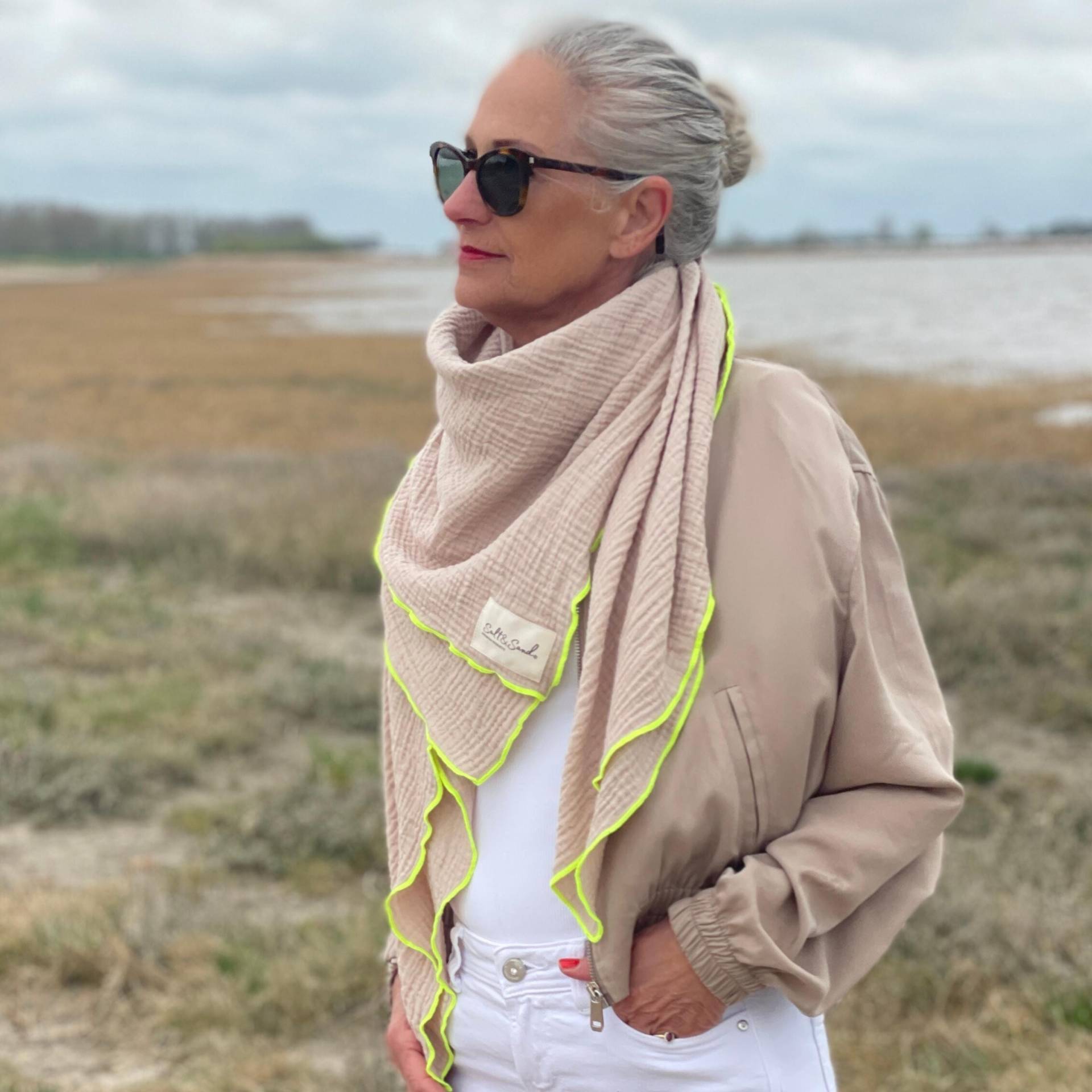 Musselintuch Damen Beige Mit Neon Gelb Musselin Schal Halstuch Dreieckstuch Xxl Tücher Tuch Aus Baumwolle Musselintuch Damen Beige Mit Neon Gelb Musselin Schal Halstuch Dreieckstuch Xxl Tücher Tuch Aus Baumwolle von SALTANDSANDfashion