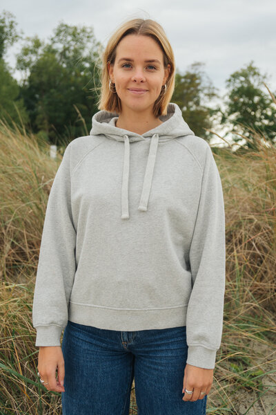 SANNA – Hoodie (Damen) aus 100% Bio-Baumwolle (GOTS) von SALZWASSER von SALZWASSER