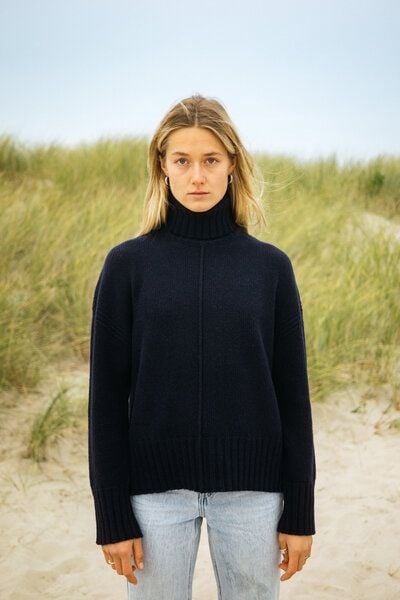 KOLI – Wollstrick Rollkragenpullover (Damen) aus 100% recycelter Merinowolle (GRS) von SALZWASSER von SALZWASSER