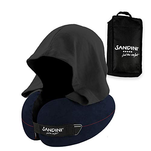 SANDINI TravelFix Hoodie Regular Size – Premium Reisekissen mit Verschluss/Nackenkissen mit ergonomischer Stützfunktion und integrierter Kapuze – Gratis Transporttasche mit Befestigungs-Clip von SANDINI