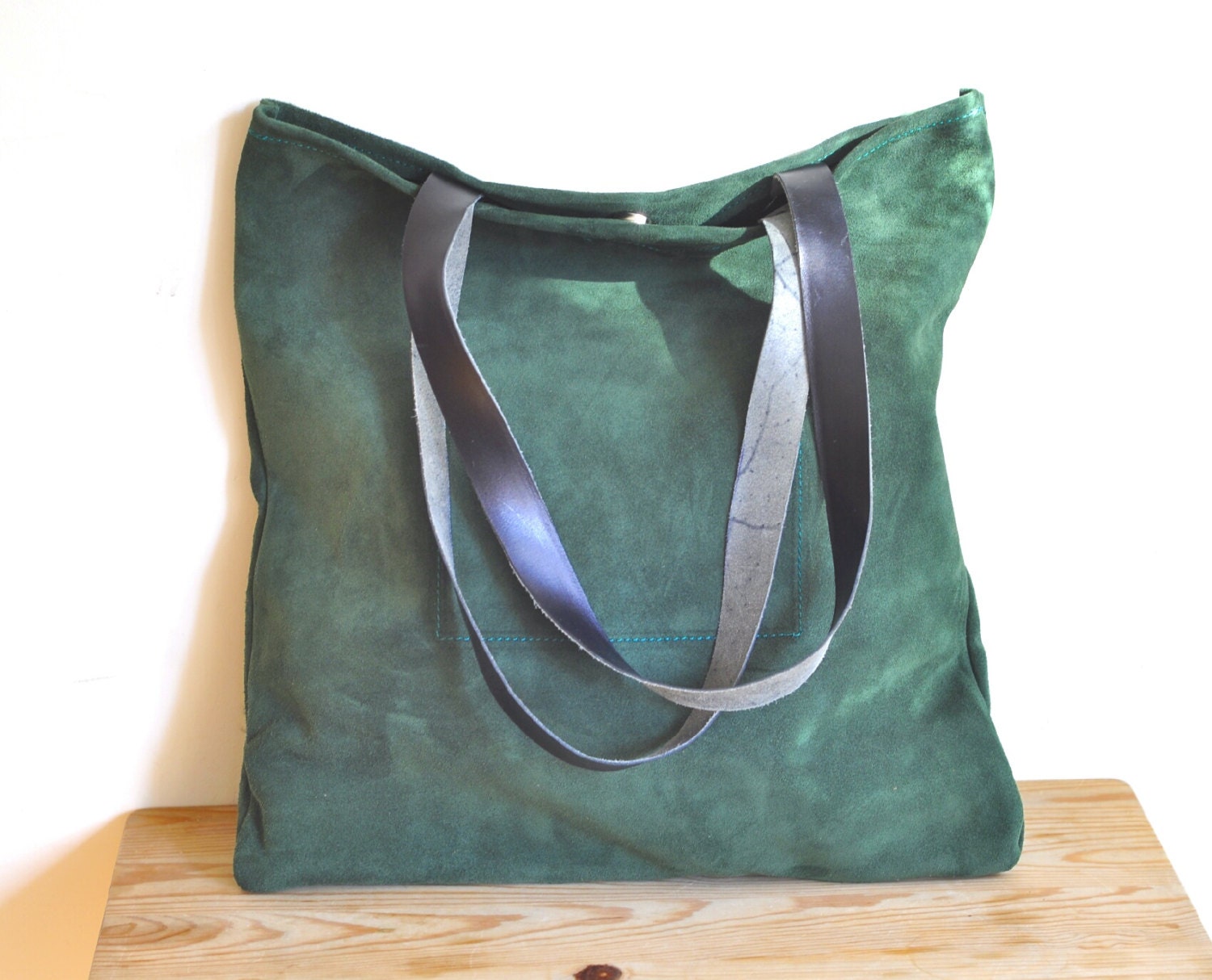 Biete Leder Tasche Grün Tote Markt Bag Für Jeden Tag Lässig Mit Schwarzem Lederriemen Biete Leder Tasche Grün Tote Markt Bag Für Jeden Tag Lässig Mit Schwarzem Lederriemen von SANTIbagsandcases