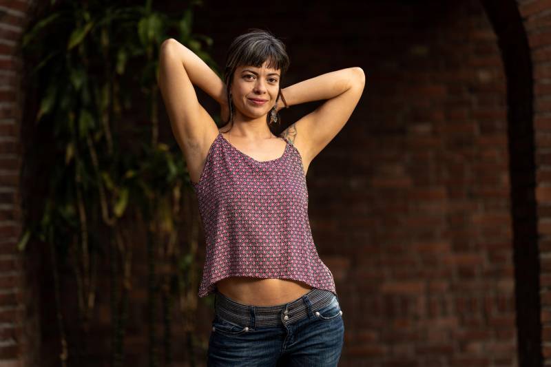 Kurzes Gemustertes Sommertop in Weiß Rot Schwarz von SANUKA