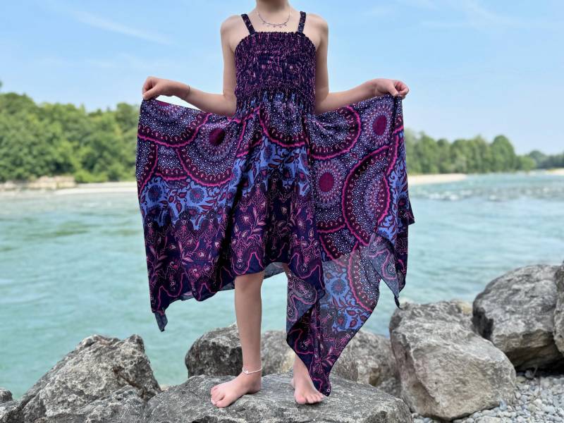 Luftiges Elfenkleid Für Kinder, Rosa Lila Gemustertes Sommerkleid Im Boho Look Mädchen, Fransenkleid von SANUKA