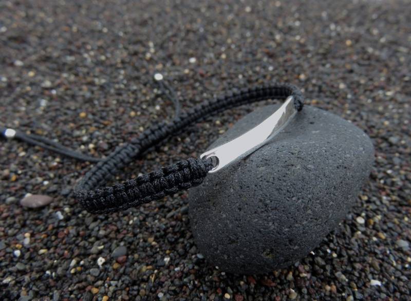 Schwarzes Armband Für Männer Mit Silber Element von SANUKA