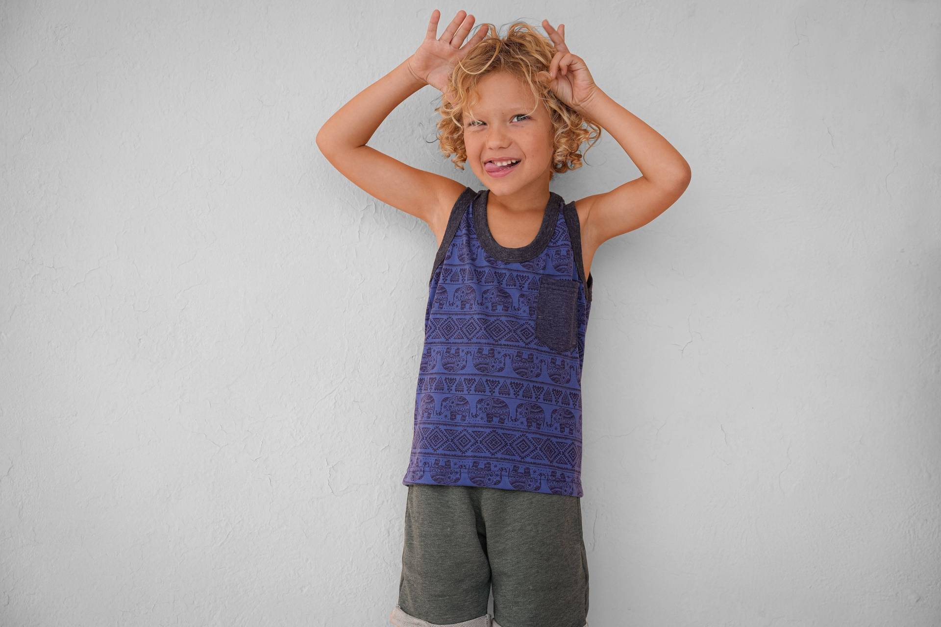 Süsses Kinder Tanktop Mit Elefanten in Blau Grau, Oberteil Für Kinder, Sommershirt Kids von SANUKA