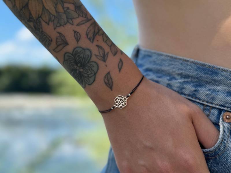 Zartes Armband Mit Dem Motiv Des Samen Lebens Aus Silber von SANUKA