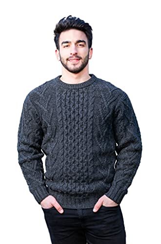 SAOL 100% Merinowolle Herren Aran Pullover mit Rundhalsausschnitt Kragen, Holzkohle, 3XL von SAOL