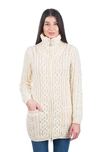 SAOL Damen-Strickjacke Aran mit Reißverschluss, 100% Merinowolle, irischer Mantel mit Taschen und Stehkragen - Braun - Mittel von SAOL