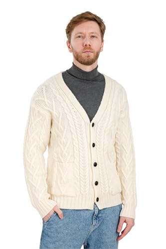 SAOL Herren Aran Irish Cable Knit Strickjacke Cardigan aus 100% Merinowolle mit V-Ausschnitt und Knöpfen und Taschen (Natürlich, 3XL) von SAOL