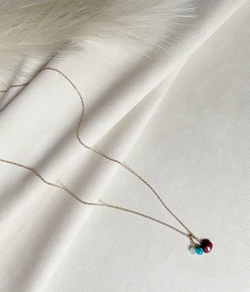 Lange Halskette Mit Facettierten Steinen, Multi Stone Wrap Halskette, Birthstones Edelsteine Handgemachte Brautjungfer Schmuck Geschenk Rubin Lange Halskette Mit Facettierten Steinen, Multi Stone Wrap Halskette, Birthstones Edelsteine Handgemachte Brautjungfer Schmuck Geschenk Rubin von SARAHHEALYDESIGNNYC