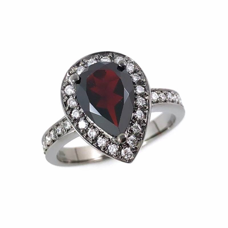 Pyrop Granat Birne Edelstein Halo 14K Goldring - Größe, Edelsteine Und Goldfarbe Anpassen von SARAHHUGHESfinegems