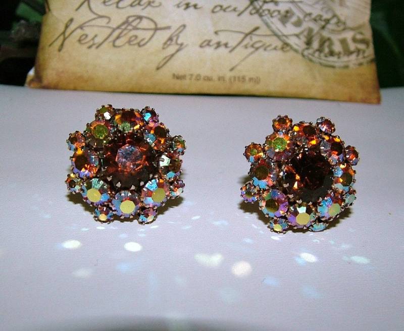 Jahrgang D & E Juliana Amber Topaz Aurora Borealis Cluster Ohrclips von SARAHSVINTAGEBAUBLES