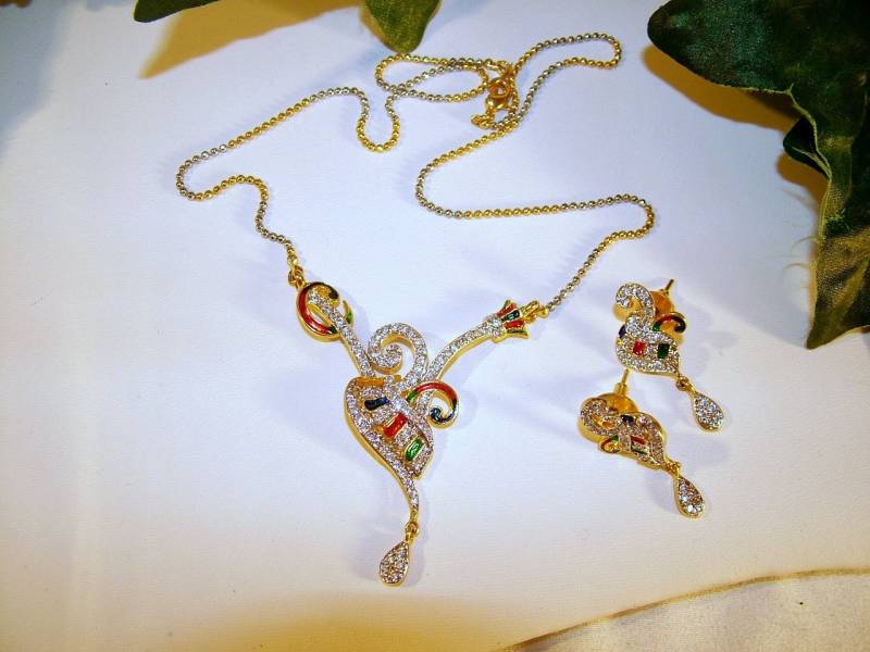 Schöne Y Bollywood Gold Rot Grün Blau Emaille Strass Tropfenhalskette & Ohrstecker von SARAHSVINTAGEBAUBLES