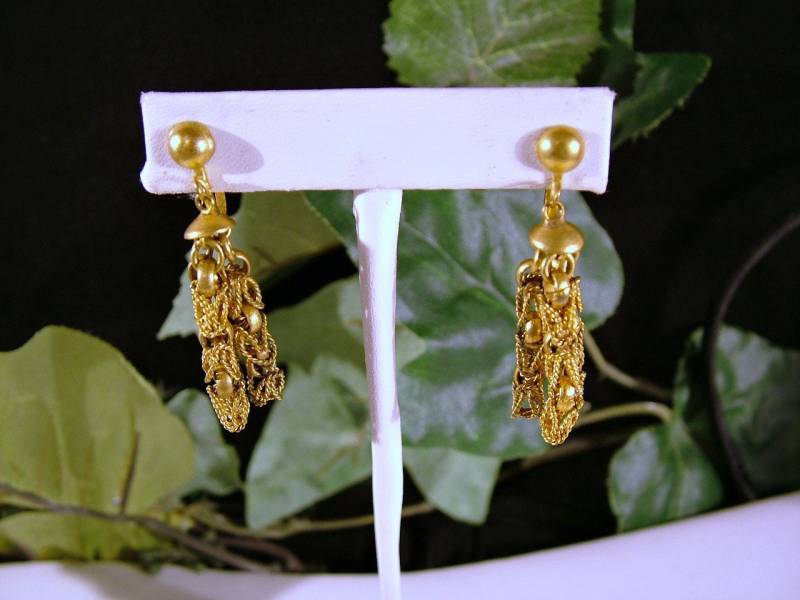 Vintage Art-Deco Einzigartige Gold Waschen Schraube Wieder Ohrringe von SARAHSVINTAGEBAUBLES