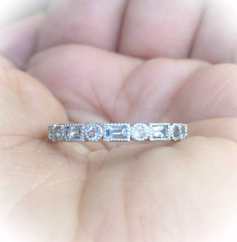 3 Mm Aquamarin Bandring/Runde Baguette Ehering Vintage Lünette Ring Art Deco Dot Stapeln von SARRIEL