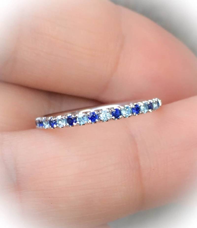 Blauer Saphir Blautopas Ring/2 Mm Wechsel Sapphire Topas Pave Halbe Ewigkeit Hochzeitsband September Dezember Stapel Push Present von SARRIEL