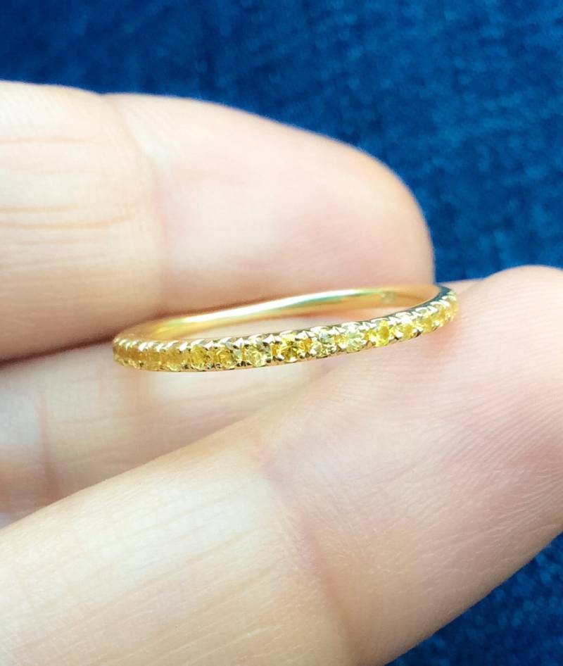 Gelber Saphir Eternity Band 1, 7mm Pave Gelb Full Hochzeitsring Jahrestag Infinity September Stapeln von SARRIEL
