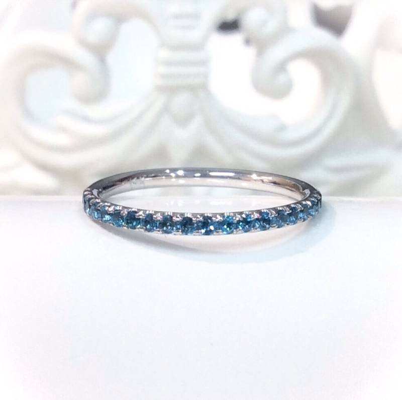 London Blauer Topas Pave Voller Eternity Ring/1, 8 Mm Infinity 4., 19. Und 23. Jubiläumsband Dezember Birthstone Stacking von SARRIEL