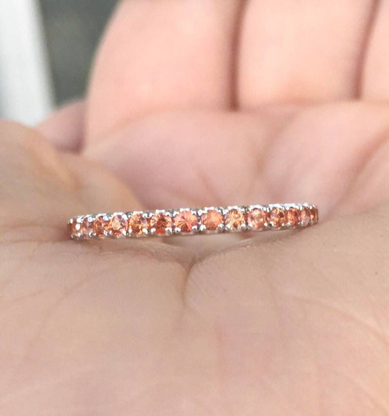 Orange Saphir Pave Ring/Band Full Eternity Stapel 2 Mm Hochzeit September von SARRIEL