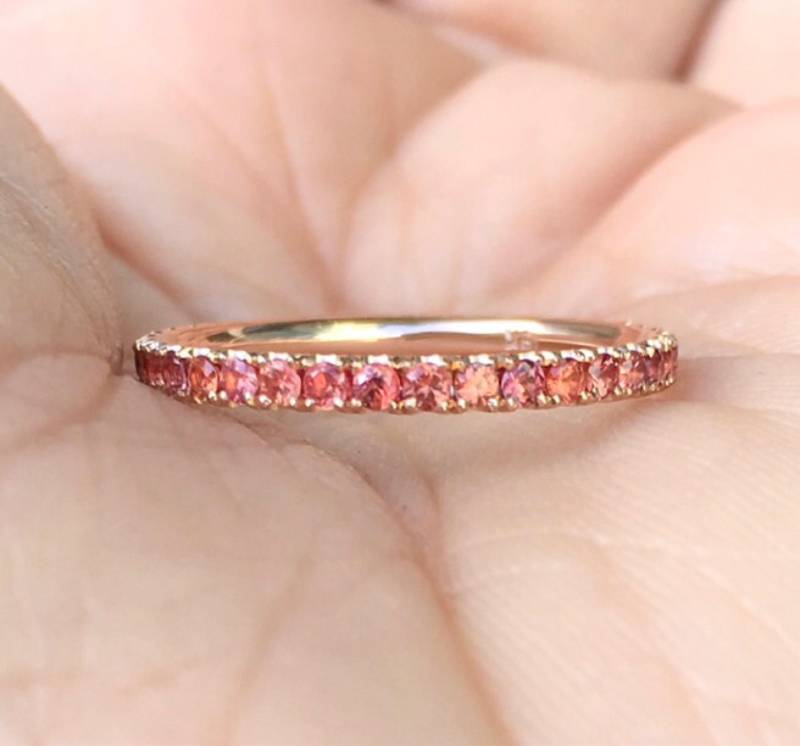 Orange Saphir Pave Ring/Hochzeitsring 2 Mm Padparadscha Jubiläumsring Stapelring von SARRIEL