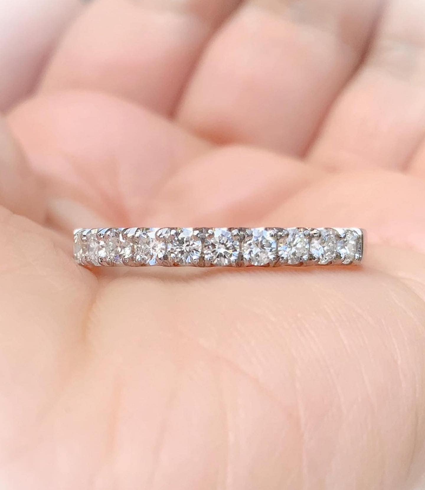 Pave Diamant Ehering Mit 10 Steinen/Lab Gewachsener 2, 7 Mm Band Stapelring 10-Jähriges Jubiläum 14K, 18K, Platinum von SARRIEL